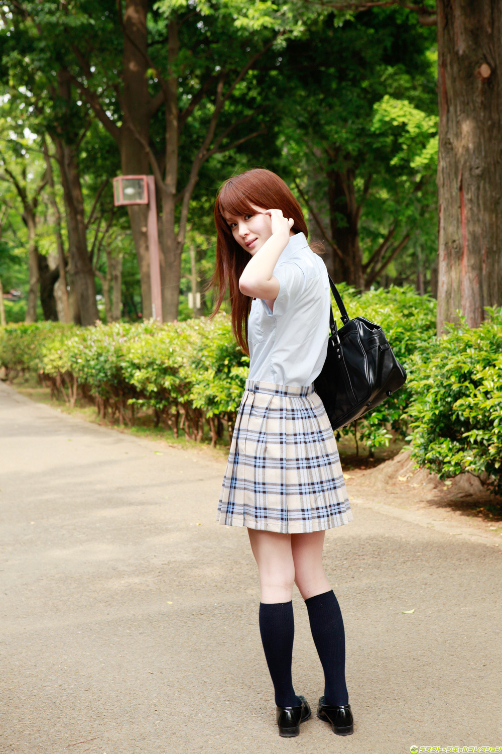 朝菜栞 - 甘いロリフェイス之制服の完全なる融合！ [DGC] No.1040